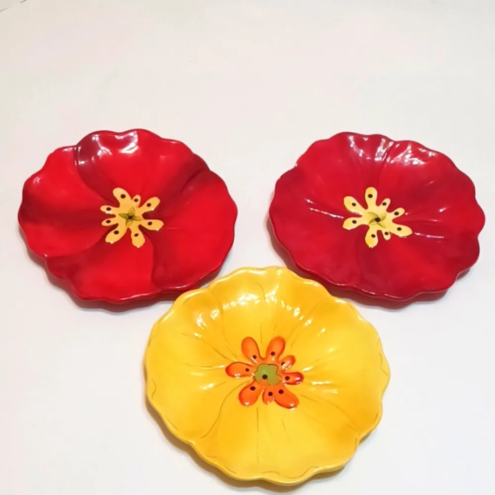 Pier 1 plates